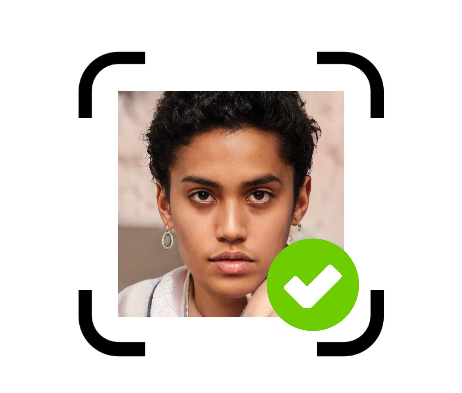 Uma fotografia de um único rosto com uma marca de seleção em um círculo verde sobre ele