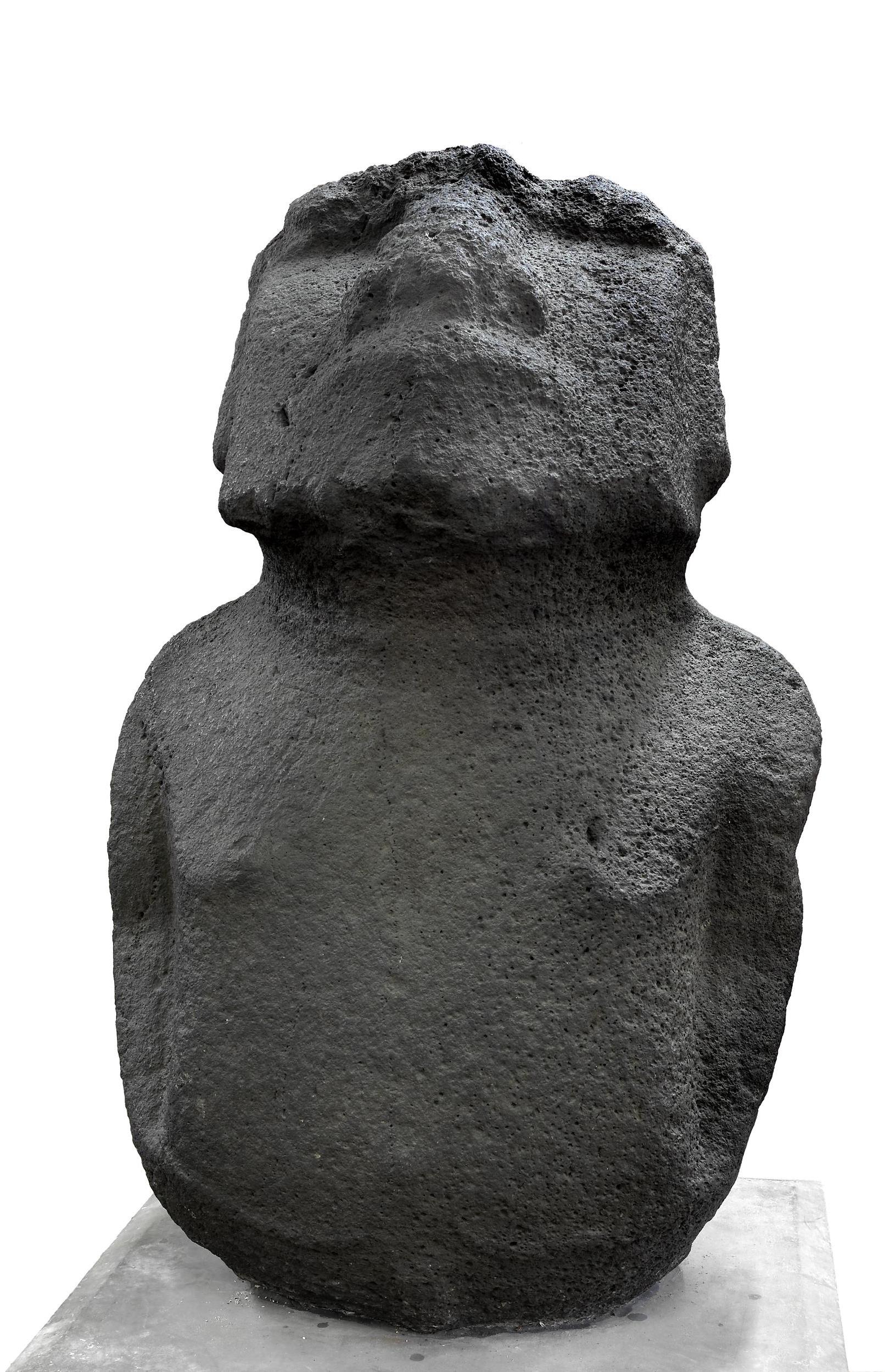 Easter Side Story, Moai Emoji