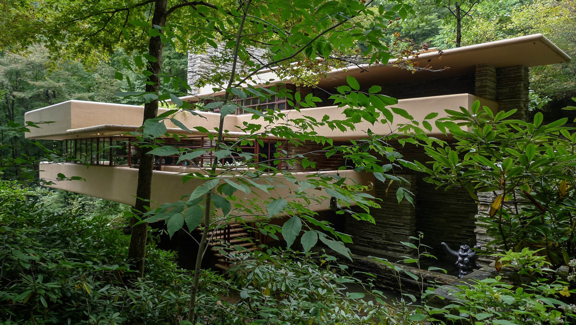 Frank Lloyd Wright, Fallingwater, steps to stream