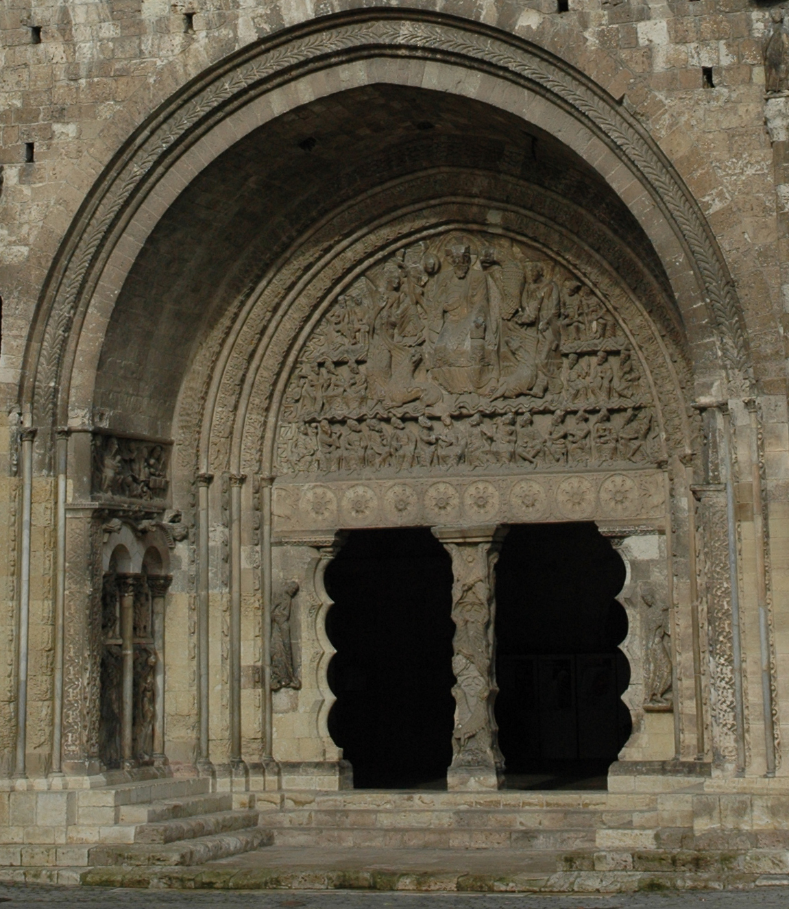 洋書 フランス Abbey of Saint-Pierre of Moissac Saint-Pierre, Moissac (article) | Romanesque | Khan Academy