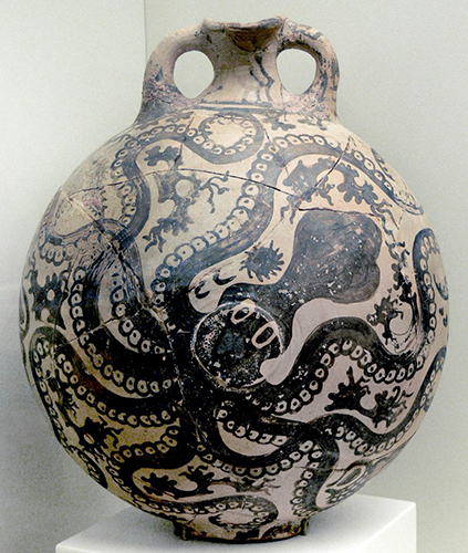 Octopus vase from Palaikastro, c. 1500 B.C.E., 27 cm high (Archaeological Museum of Heraklion, photo: Wolfgang Sauber, CC BY-SA 3.0)