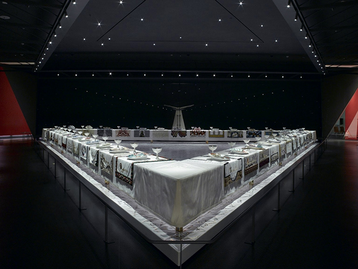 The Dinner Party Judy Chicago / Now You Too Can Eat Off Of Judy Chicago S Famous Feminist Dinnerware Smart News Smithsonian Magazine : The dinner party by judy chicago.