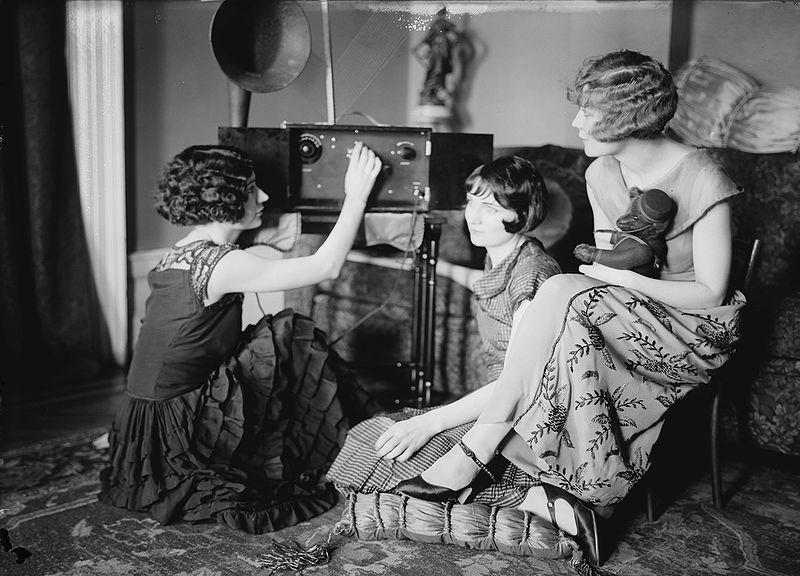 What were the 4 types of mass media in the 1920s?