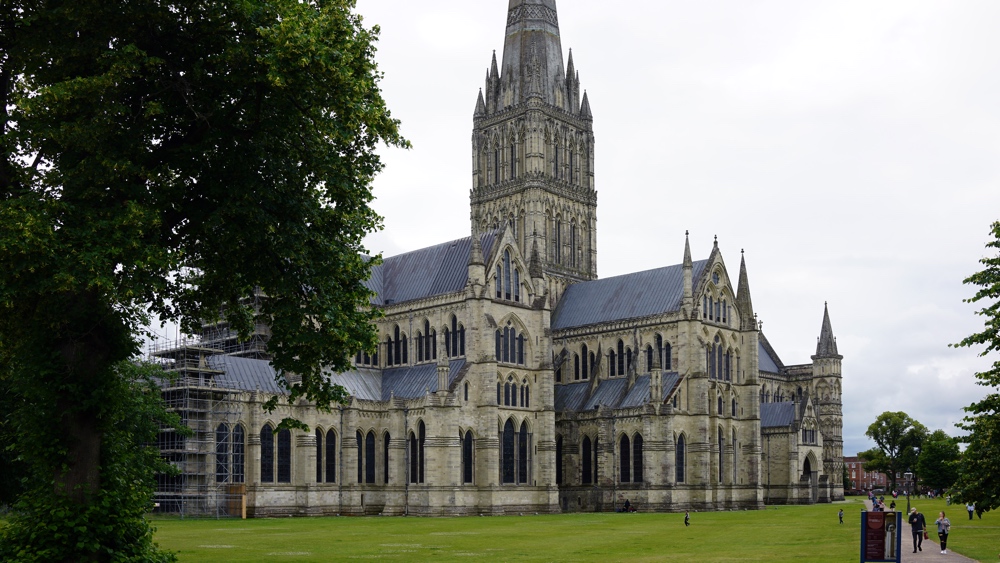 salisbury cathedral aerial view