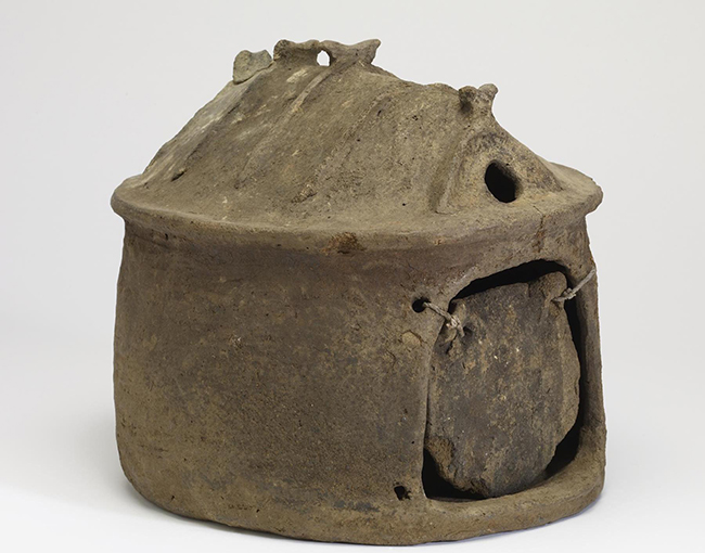 Hut Urn, 8th century B.C.E., Etruscan, ceramics, 22 x 23 x 28 cm (The Walters Art Museum)