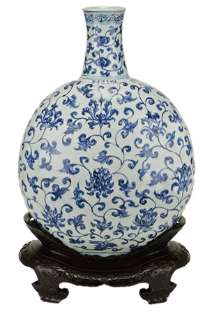 Large porcelain flask, c. 1426–1435, Ming dynasty, Xuande mark and period, painted with underglaze blue decoration, Jingdezhen, 12 x 5.8 cm, China © Trustees of the British Museum