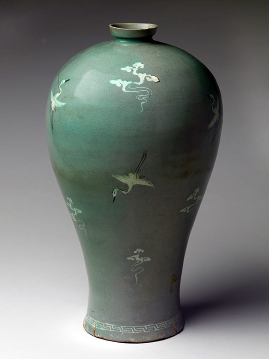 Maebyŏng decorated with cranes and clouds, Korea, Goryeo Dynasty, first half of the 12th century, stoneware with inlaid decoration under celadon glaze, H. 33.7 cm; D. 19.1 cm (The Metropolitan Museum of Art)