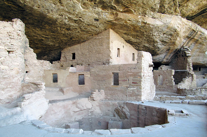 Spruce Tree House, Mesa Verde National Park (pH๏τo: Doug Kerr, CC: BY-SA 2.0) https://flic.kr/p/cGKoDS