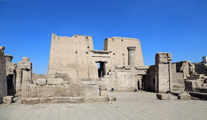 Late Period and the Ptolemaic and Roman Periods, an introduction (article)