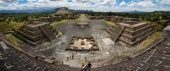 Birds-eye photo of the complex and impressive leveled structures that made up Teotihuacan.