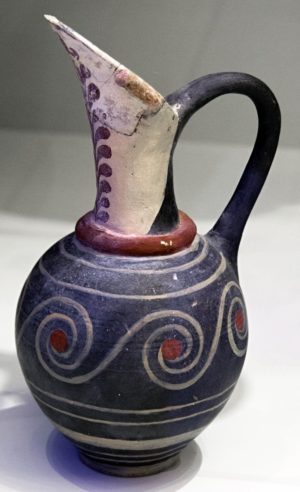 Kamares Ware vessel from Knossos, 1800–1700 B.C.E. (Archaeological Museum of Heraklion; photo: Zde)