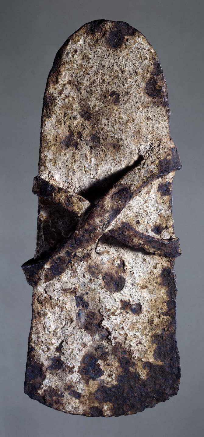 Axe head, Iron Age (c. 1200–600 B.C.E.), iron, 23.8 x 9.5 cm, Nagpur, Maharashtra, India (© Trustees of the British Museum)
