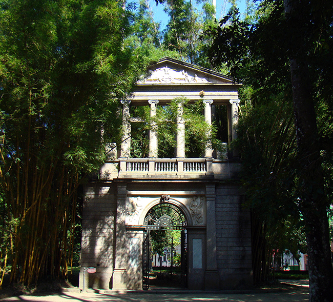 Portal of the Academy of Fine Arts, Rio de Janeiro, now in the botanical gardens. The rest of the academy was demolished in 1938 (photo: Rodrigo Soldon, CC BY-NC-SA 2.0)