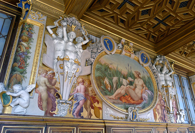 Château de Fontainebleau: Salon Francis I, view towards fireplace