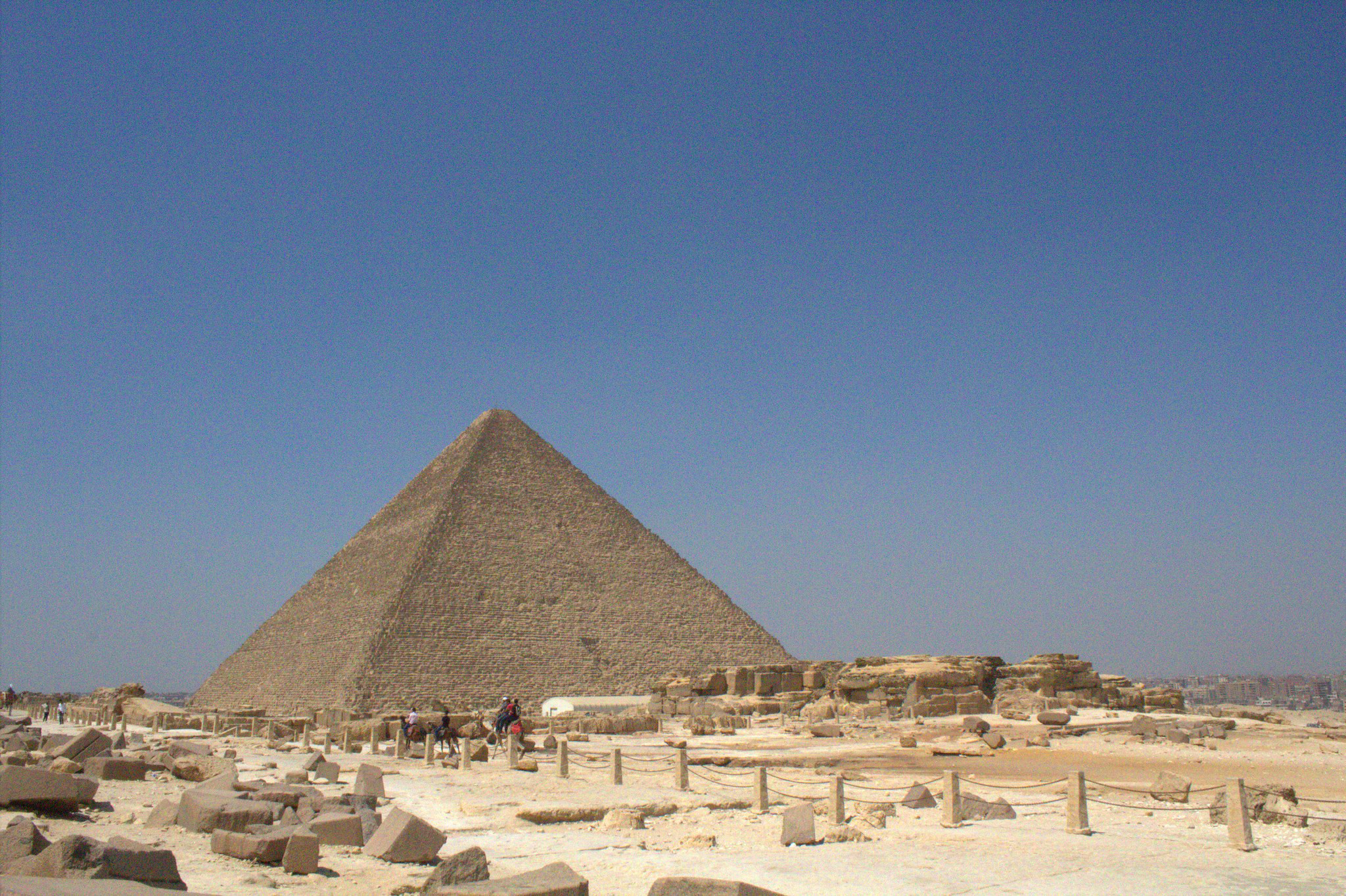 Why Are Giza's Pyramids Suddenly the World's Hottest Venue?